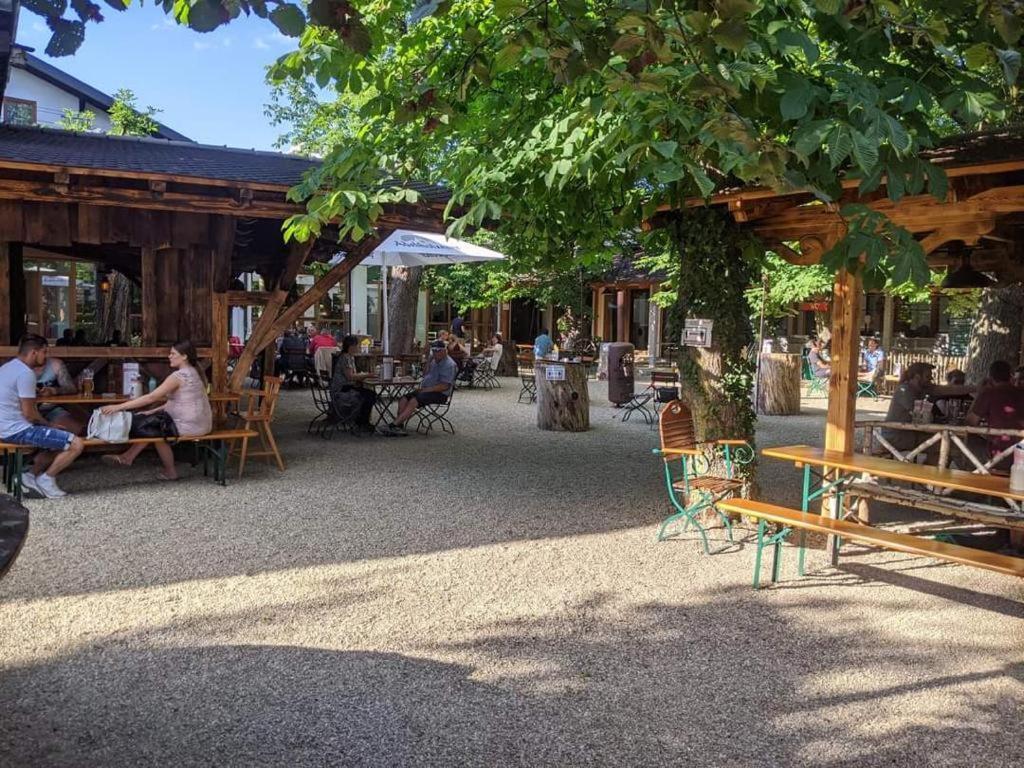 Gasthof Ulrich Meyer Landshut Exterior photo